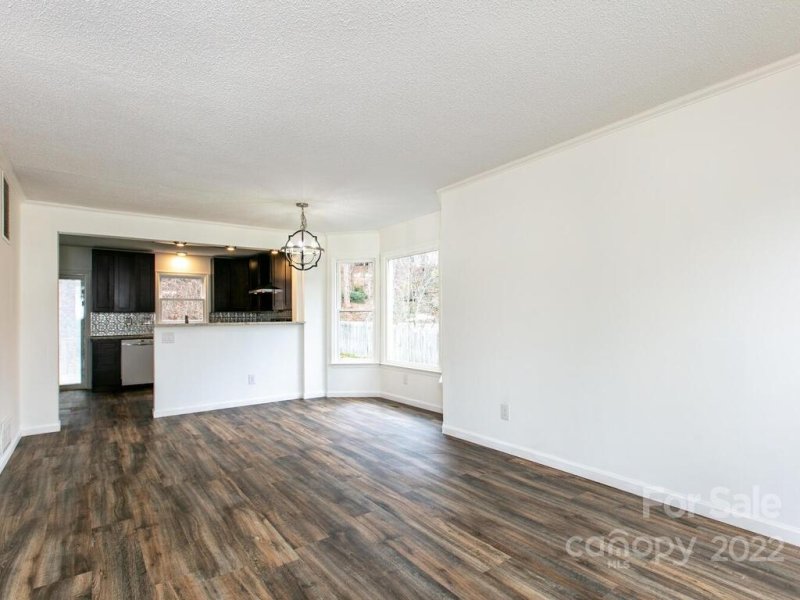 Property image 3 at 16 Marlwood Court, Asheville, NC 28804