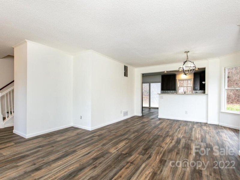 Property image 4 at 16 Marlwood Court, Asheville, NC 28804