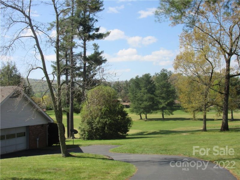 Property image 5 at 108 Newport Road, Hendersonville, NC 28739