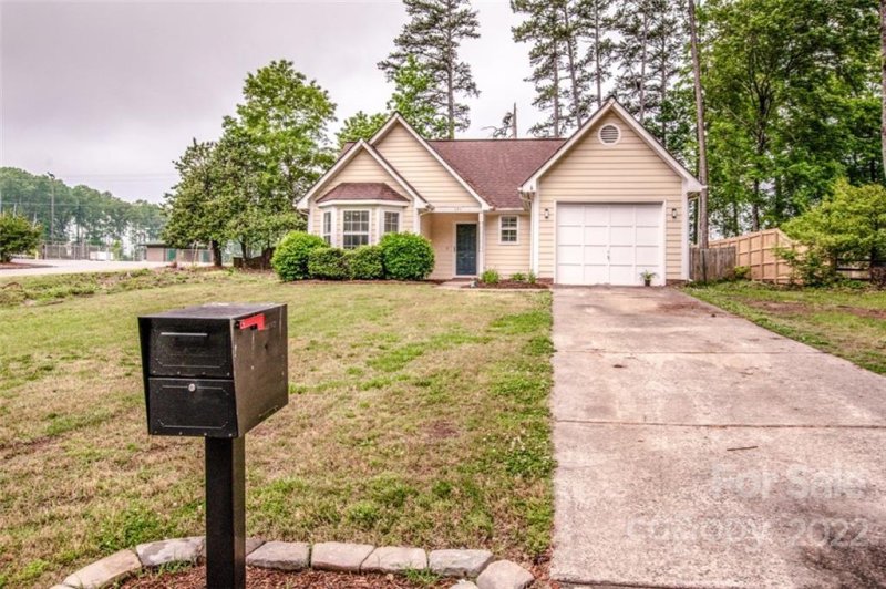 Property image 3 at 171 Valleybrook Drive, Denver, NC 28037