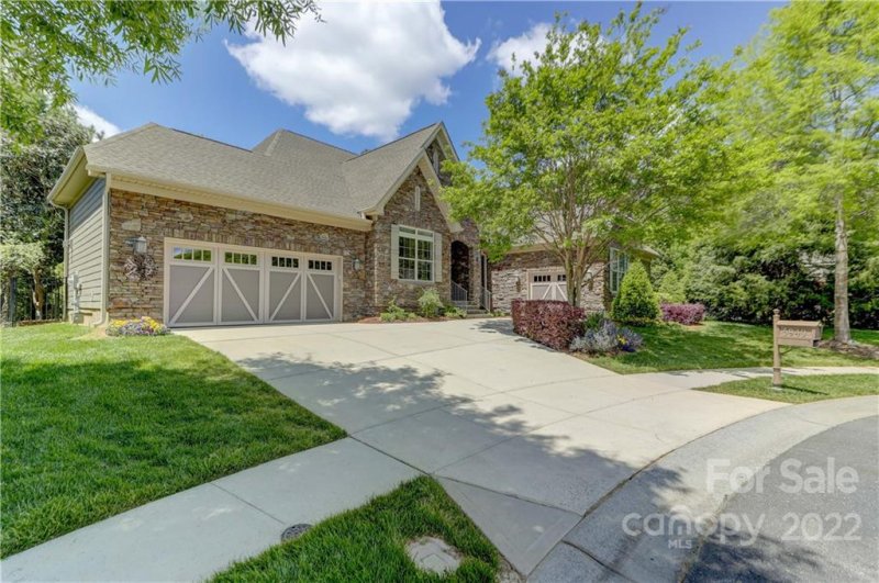 Property image 3 at 5940 Copperleaf Commons Court, Charlotte, NC 28277