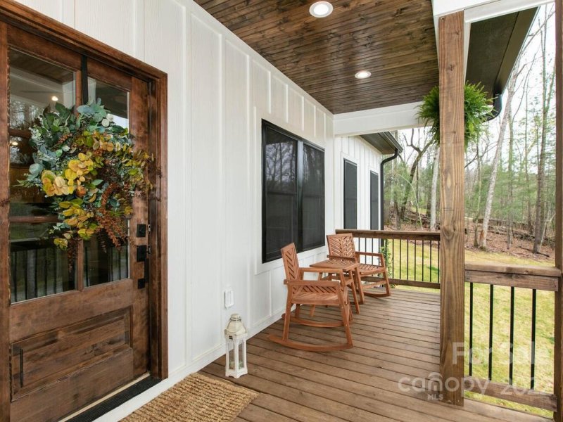 Property image 2 at 21 Oak Mountain Drive, Leicester, NC 28748