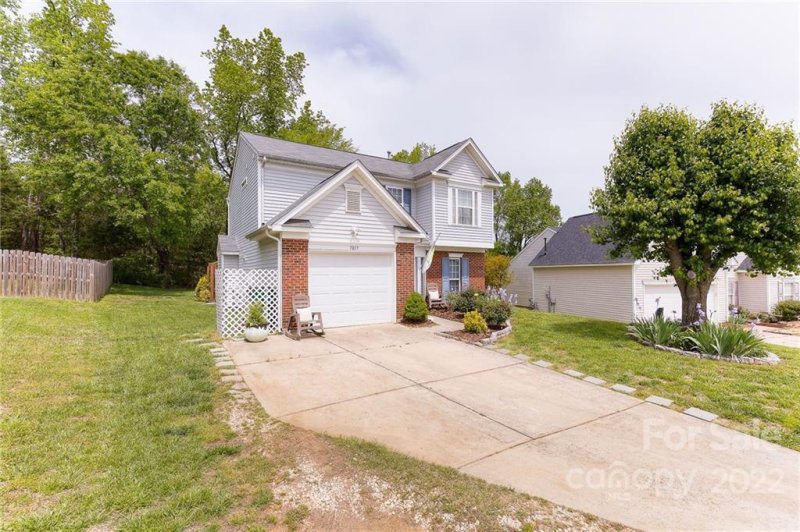 Property image 4 at 7017 Blithe Low Place, Charlotte, NC 28273