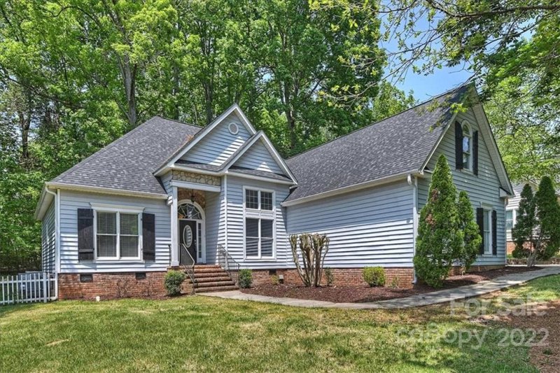 1064 Eagle Drive