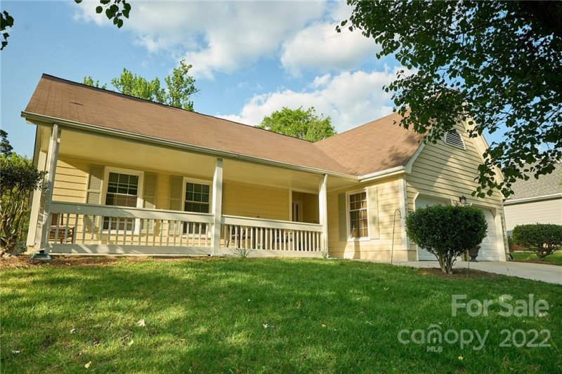 Property image 2 at 9901 Fairlea Drive, Charlotte, NC 28269