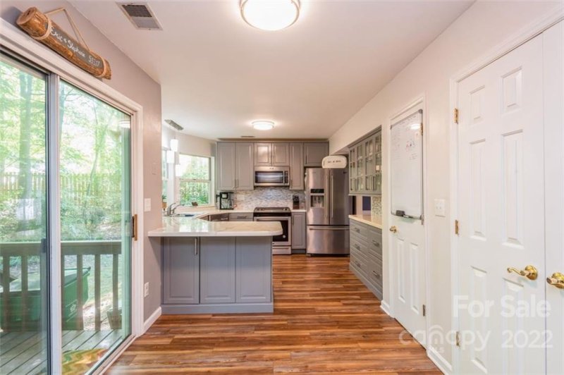 Property image 4 at 3707 Peakwood Court, Charlotte, NC 28269