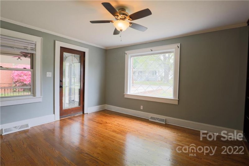 Property image 4 at 202 S 2nd Avenue, Maiden, NC 28650