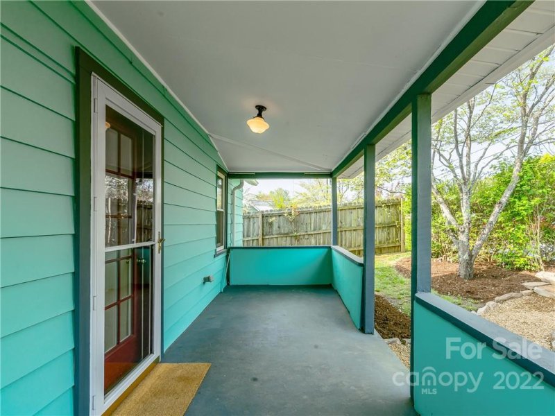 Property image 3 at 5 Short Shiloh Road, Asheville, NC 28803