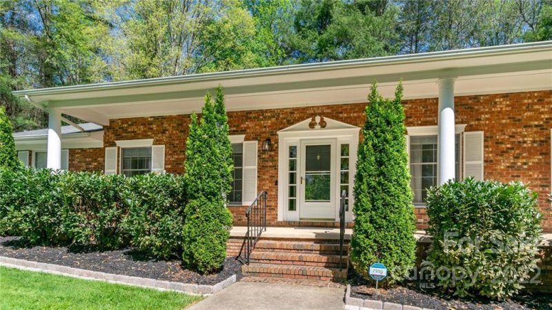 Property image 2 at 117 Brandon Road, Hendersonville, NC 28739