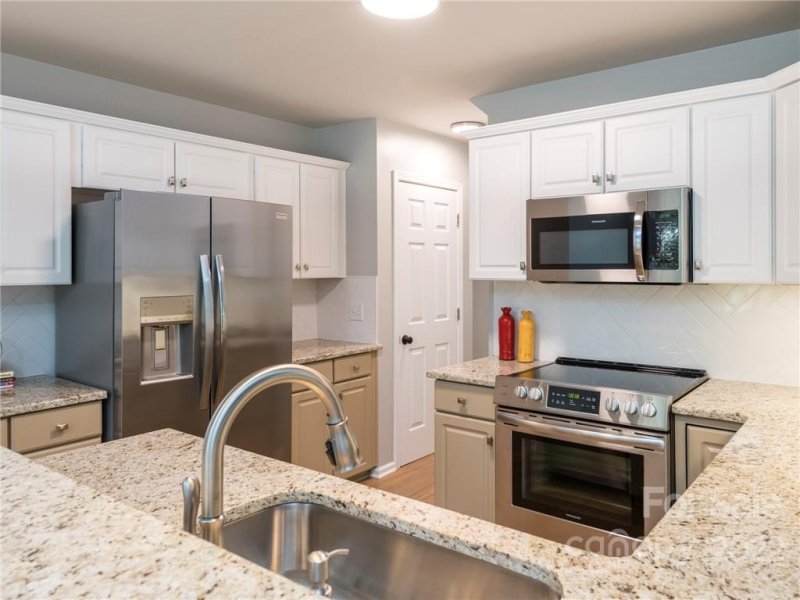 Property image 3 at 2822 Black Walnut Lane, Charlotte, NC 28262