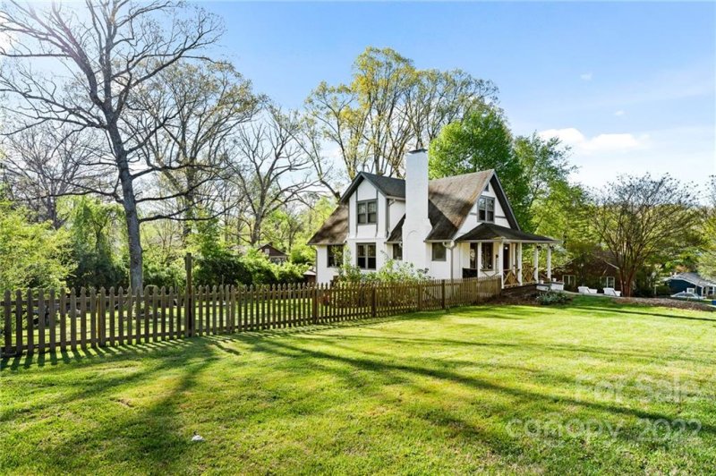 Property image 3 at 12 Broadview Avenue, Asheville, NC 28803