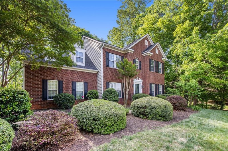 Property image 2 at 1013 Muirfield Drive, Mooresville, NC 28115