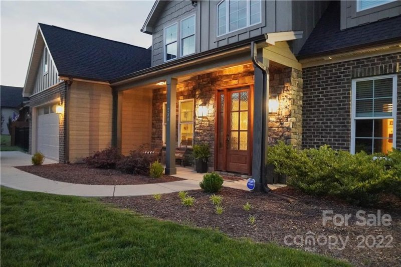 Property image 2 at 230 Woodbriar Trail, Gastonia, NC 28056