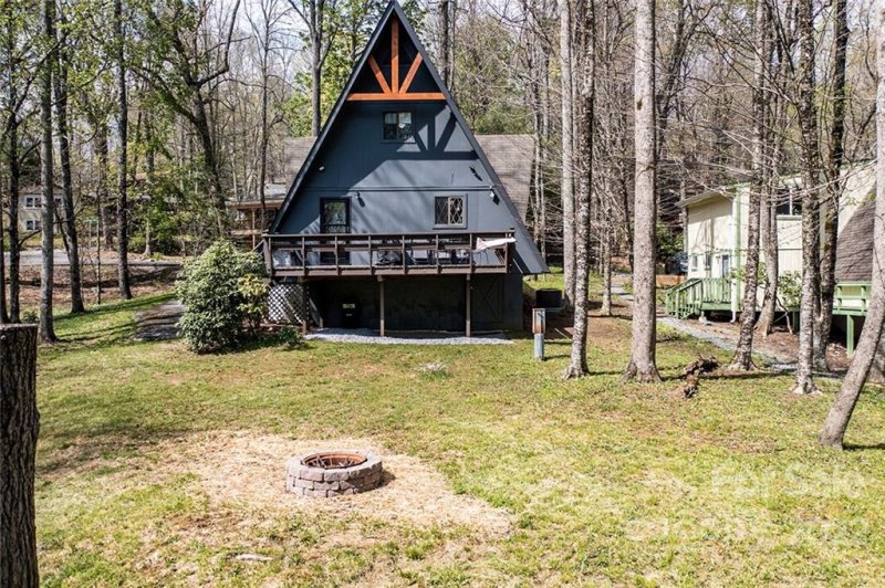 Property image 5 at 20 Lady Slipper Loop, Newland, NC 28657
