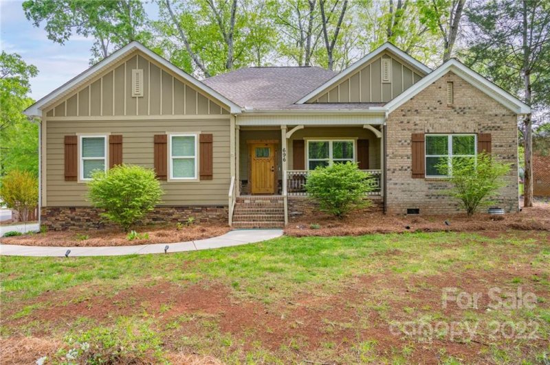 696 University Drive