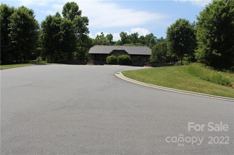 Property image 4 at 572 Settings Boulevard, Valdese, NC 28690