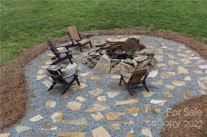 Property image 5 at 572 Settings Boulevard, Valdese, NC 28690