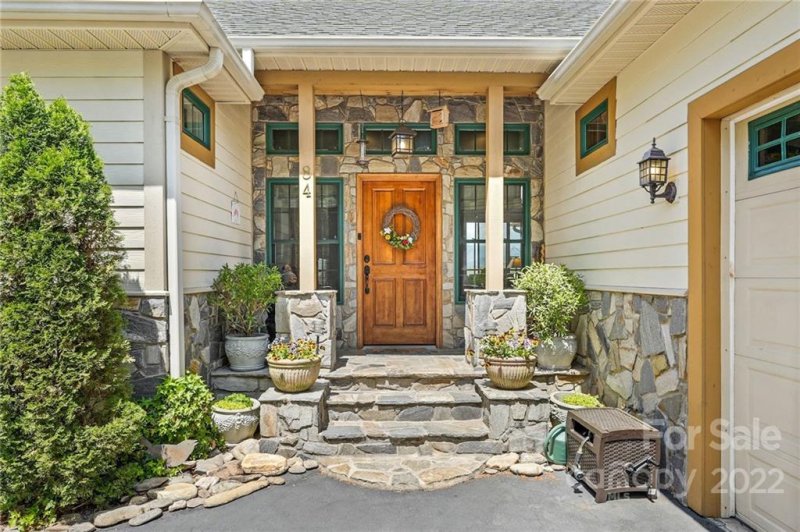 Property image 2 at 84 Silverado Trail, Whittier, NC 28789