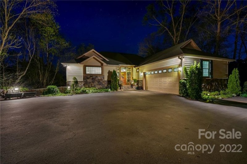 Property image 3 at 84 Silverado Trail, Whittier, NC 28789