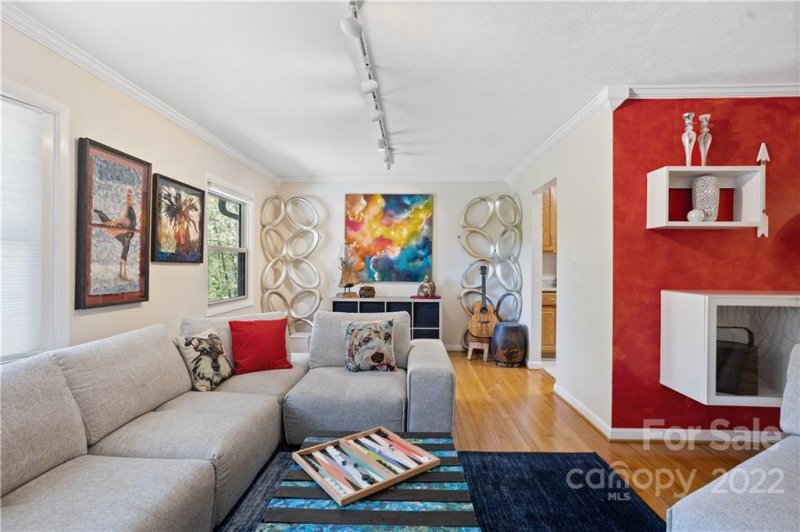 Property image 2 at 8 Rolling View Drive, Asheville, NC 28805