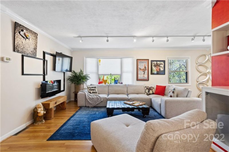 Property image 5 at 8 Rolling View Drive, Asheville, NC 28805