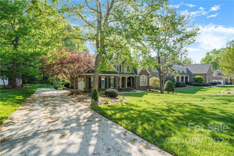 Property image 2 at 6326 Fox Chase Drive, Davidson, NC 28036