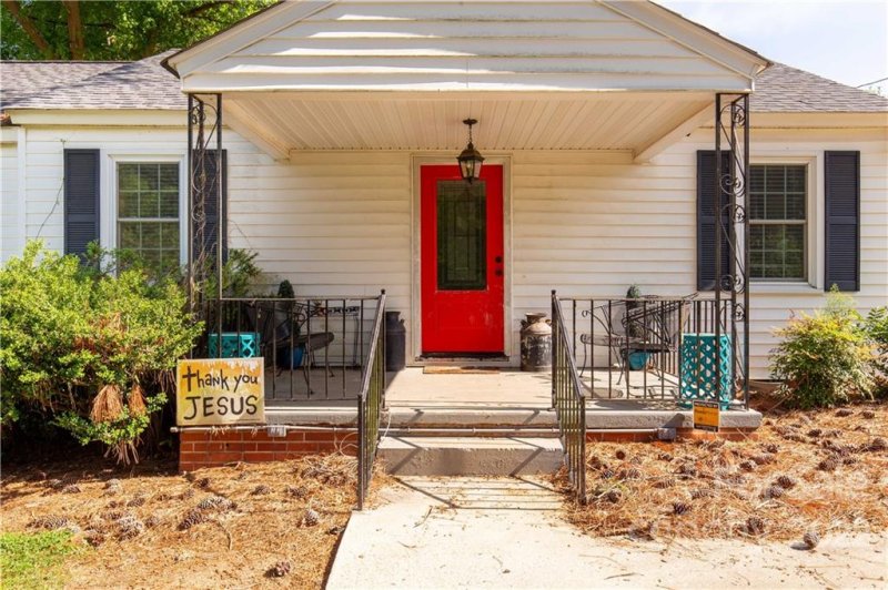 1217 Laurel Avenue