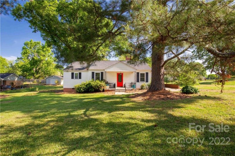 Property image 2 at 1217 Laurel Avenue, Lancaster, SC 29720