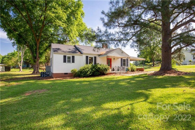 Property image 3 at 1217 Laurel Avenue, Lancaster, SC 29720