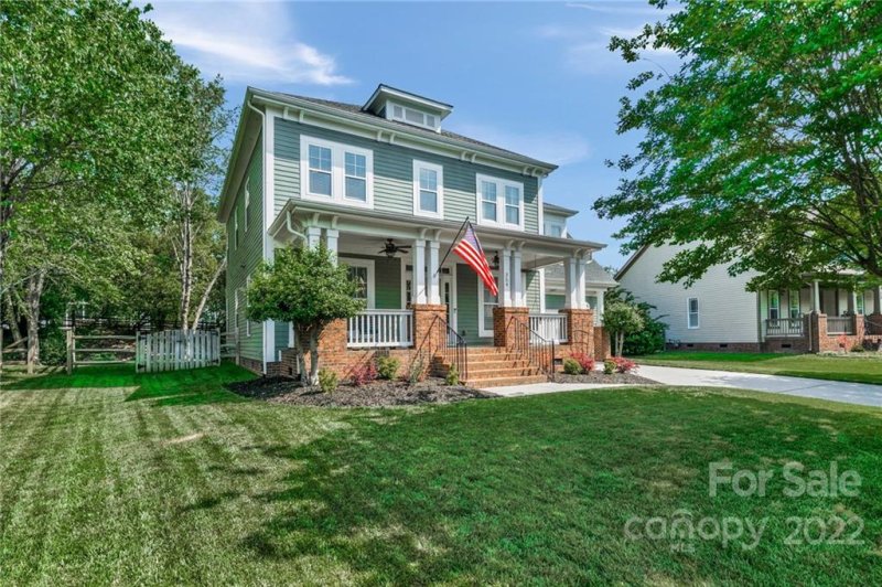 Property image 2 at 354 Shoreline Parkway, Tega Cay, SC 29708