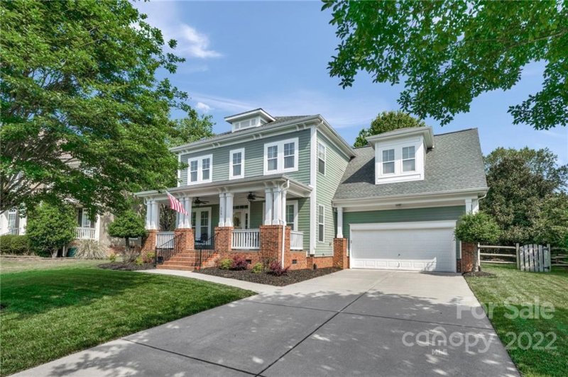 Property image 3 at 354 Shoreline Parkway, Tega Cay, SC 29708