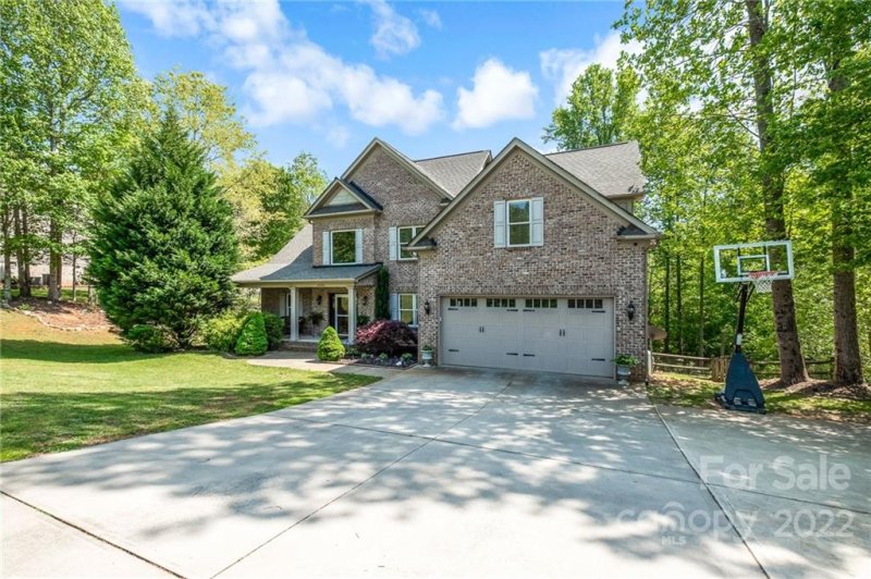 6688 Maple Spring Court