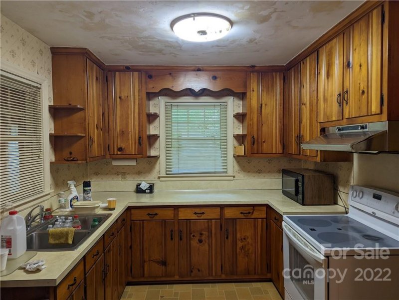 Property image 3 at 1714 Oak Street, Charlotte, NC 28269