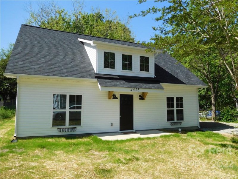 Property image 2 at 2425 Milton Avenue, Gastonia, NC 28052