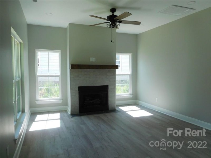Property image 3 at 2425 Milton Avenue, Gastonia, NC 28052