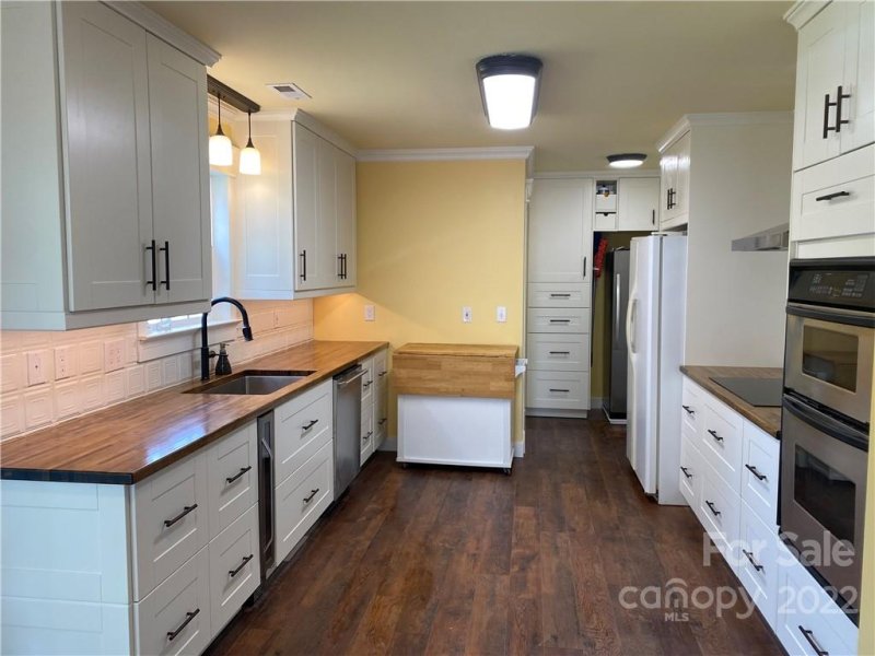 Property image 2 at 10518 Wilson Glen Drive, Charlotte, NC 28214