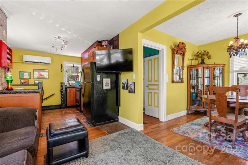 Property image 2 at 331 State Street, Asheville, NC 28806