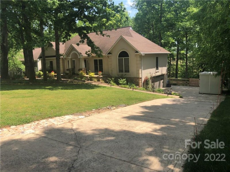 Property image 2 at 10707 Bristlecone Court, Mint Hill, NC 28227