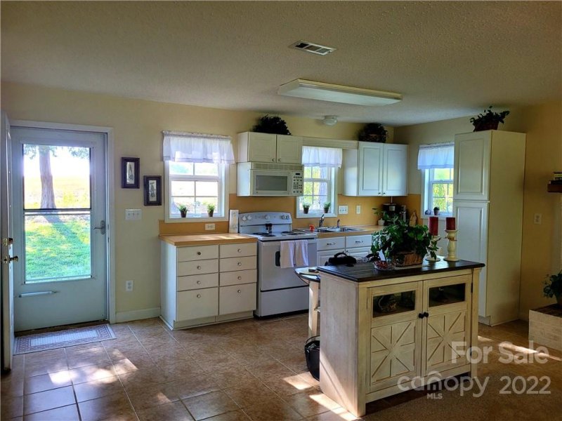 Property image 4 at 363 Pineridge Road, New London, NC 28127