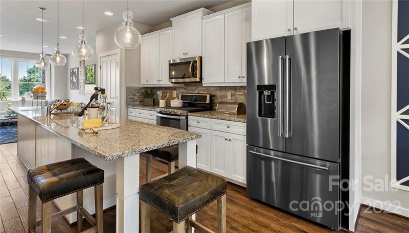 Property image 4 at 438 Simeon Drive, Charlotte, NC 28216