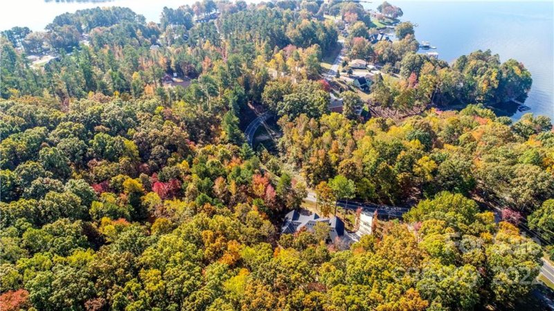 Property image 2 at 155 Greenbay Road, Mooresville, NC 28117