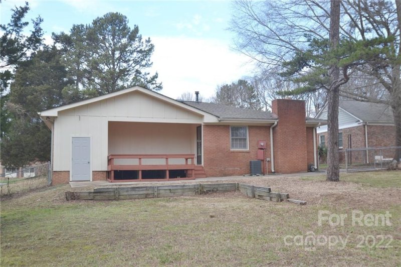Property image 3 at 1332 Woodberry Road, Charlotte, NC 28212