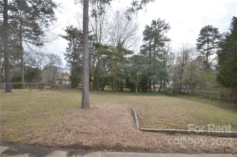 Property image 5 at 1332 Woodberry Road, Charlotte, NC 28212