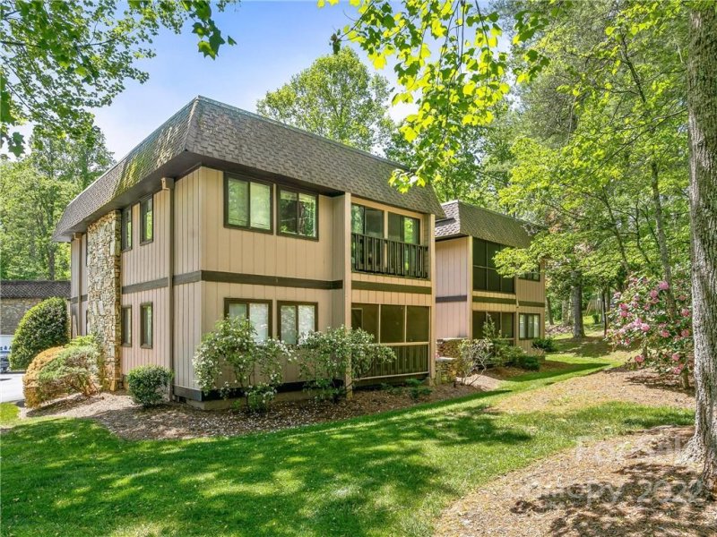 Property image 2 at 11 Lake Drive, Laurel Park, NC 28739