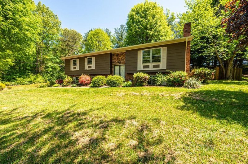 Property image 3 at 406 Parlier Avenue, Conover, NC 28613