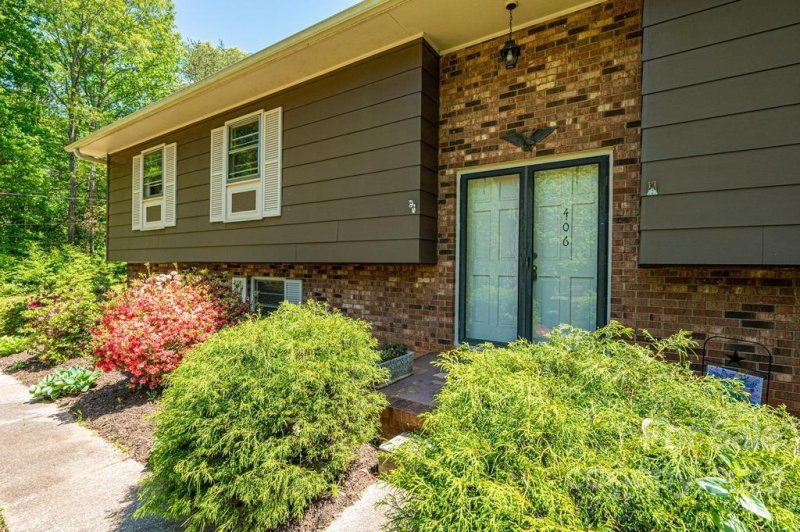 Property image 4 at 406 Parlier Avenue, Conover, NC 28613