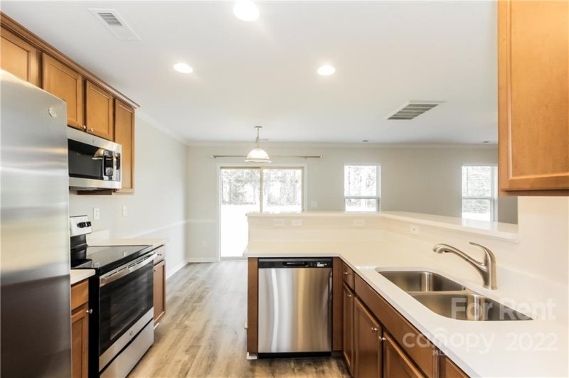 Property image 4 at 847 Rook Road, Charlotte, NC 28216