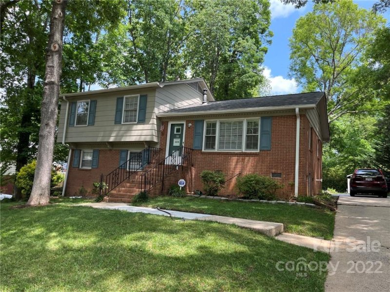 Property image 2 at 6814 Elm Forest Drive, Charlotte, NC 28212
