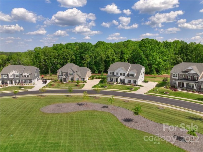 Property image 2 at 911 Harlow S Crossing Drive, Matthews, NC 28104