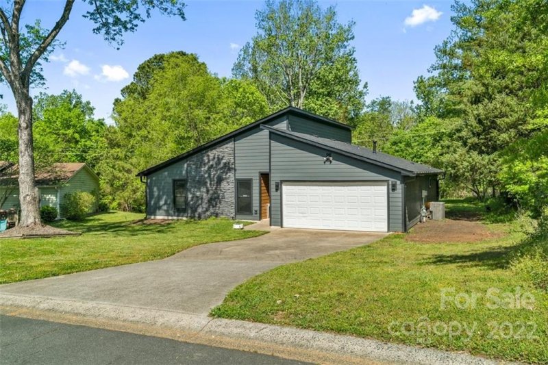 Property image 2 at 11011 Vista Haven Drive, Charlotte, NC 28226